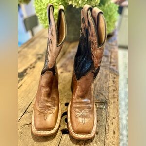 Women’s Square Toed Justin Boots (Ropers) - Vintage